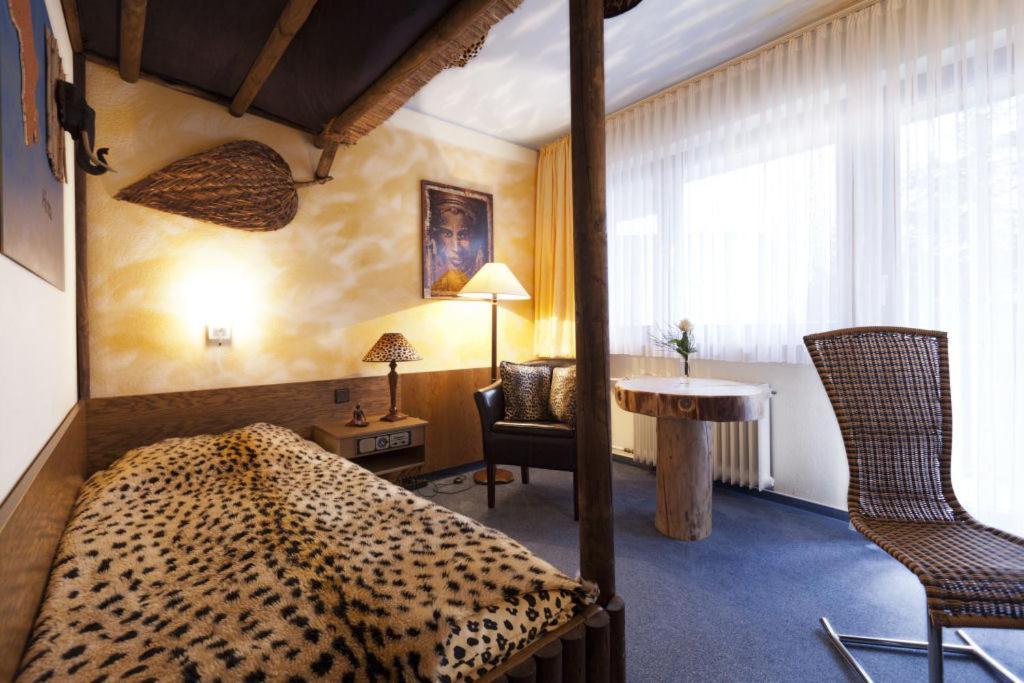 Themen Hotel Terrassen Cafe Bad Munder am Deister Bagian luar foto