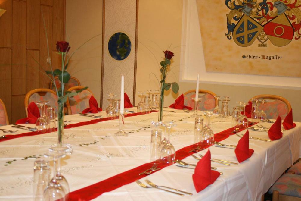 Themen Hotel Terrassen Cafe Bad Munder am Deister Bagian luar foto