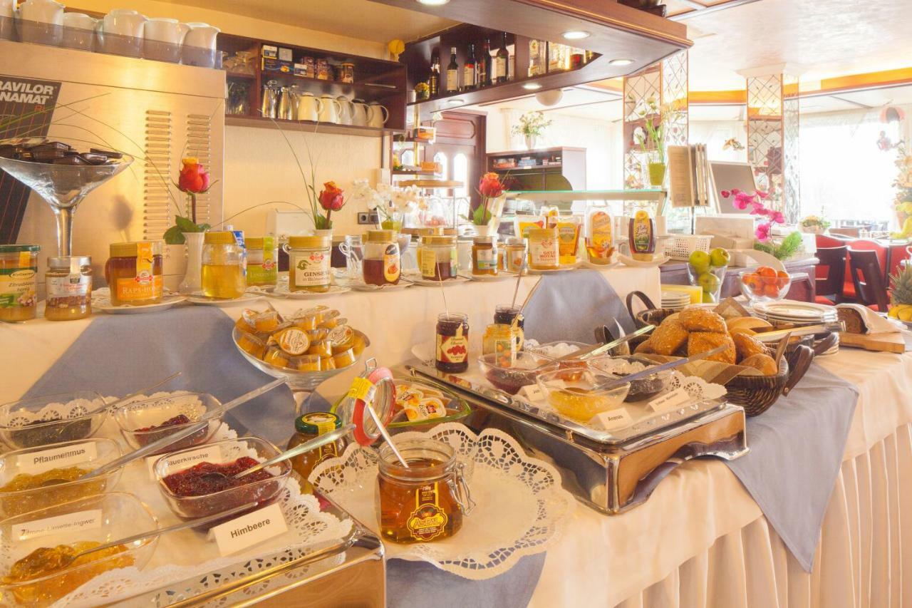 Themen Hotel Terrassen Cafe Bad Munder am Deister Bagian luar foto